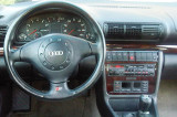 AUDI-A4-B5-8D-11-1994-12-2001-interier-s-OEM-autoradiem