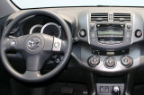 TOYOTA-RAV4-06-interier