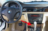 Prihradka-pro-umisteni-tlacitek-BMW-3-E90-umisteni-v-automobilu