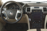 Cadillac-Escalade-07-14-interier