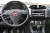 Fiat-Bravo-07-interier-s-OEM-autoradiem