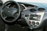 Ford-Focus-99-05-interier-s-OEM-autoradiem (1)