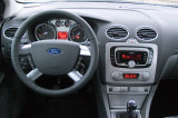 FORD-Focus-2007-interier