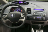 Honda-Civic-Hybrid-06-10-interier-s-OEM-autoradiem