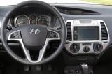 Ramecek-autoradia-Hyundai-i20-09-12-s-navigaci-Macrom