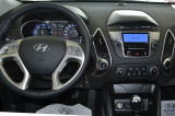 Hyundai-ix35-09-15-interier-s-OEM-autoradiem