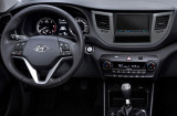 Hyundai-Tucson-II-interier-s-instalovanou-navigaci