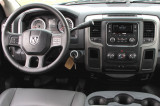 DODGE-RAM-2013-interier