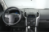 ISUZU-D-max-interier (1)