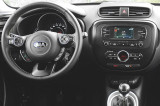 KIA-Soul-II-2014-interier-s-originalnim-autoradiem