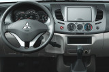 Mitsubishi-L200-interior