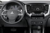 MITSUBISHI-L200-VI-2015-interier