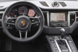 PORSCHE-Macan-98B-2014-2016-interier-s-OEM-jednotkou