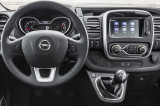 OPEL-Vivaro-2014-interier-s-automatickou-klimatizaci