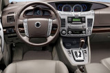 Ssang-Yong-Rodius-2013-interier