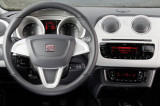 SEAT-Ibiza-IV-6-2008-interier (1)