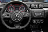 Suzuki-Swift-IV-interier-s-OEM-autoradiem