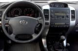 Toyota-Land-Cruiser-120-interier