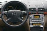 Toyota-Avensis-T25-interior-s-OEM-autoradiem