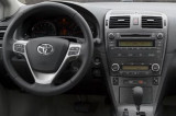 Toyota-Avensis-T27-interier-s-OEM-autoradiem