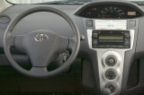 Toyota-Yaris-07-10-interier
