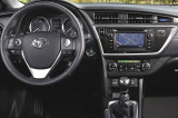 Toyota-Auris-II-1-13-interier-s-OEM-autoradiem (1)