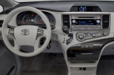 Toyota-Sienna-10-14-interier-s-OEM-autoradiem