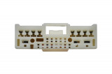 OEM-kabely-autoradii-Mazda-detail-konektoru