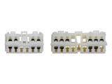 OEM-kabely-autoradii-Volvo-detail-konektoru