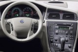 4205-b-Volvo_V70_2000