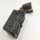 9357028001,93570-28001,Spínač ovládání bočního okna Hyundai Elantra 1992 - 1994