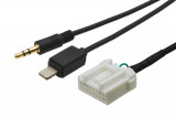 AUX-a-Apple-Lightning-adapter-Mazda-6